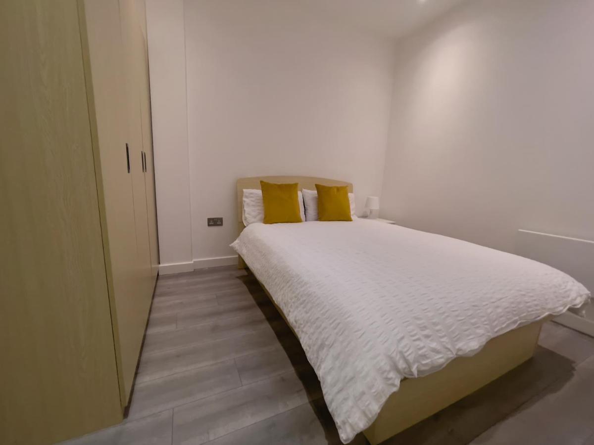 Lovely 2 Double Bedroom Flat With Free Parking - At The Atrium Mk มิลตันคีนส์ ภายนอก รูปภาพ