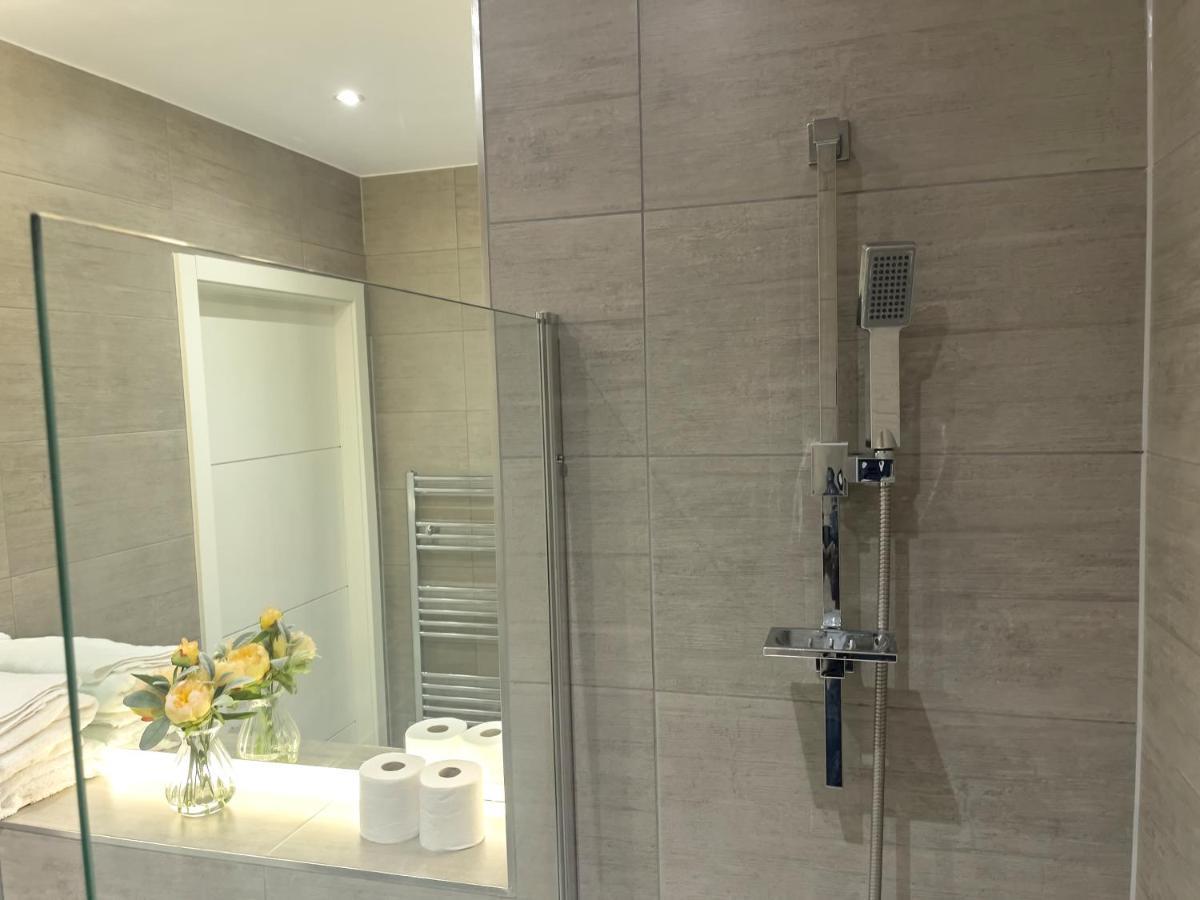 Lovely 2 Double Bedroom Flat With Free Parking - At The Atrium Mk มิลตันคีนส์ ภายนอก รูปภาพ