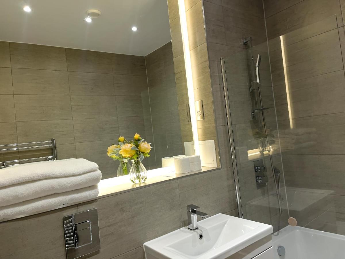 Lovely 2 Double Bedroom Flat With Free Parking - At The Atrium Mk มิลตันคีนส์ ภายนอก รูปภาพ