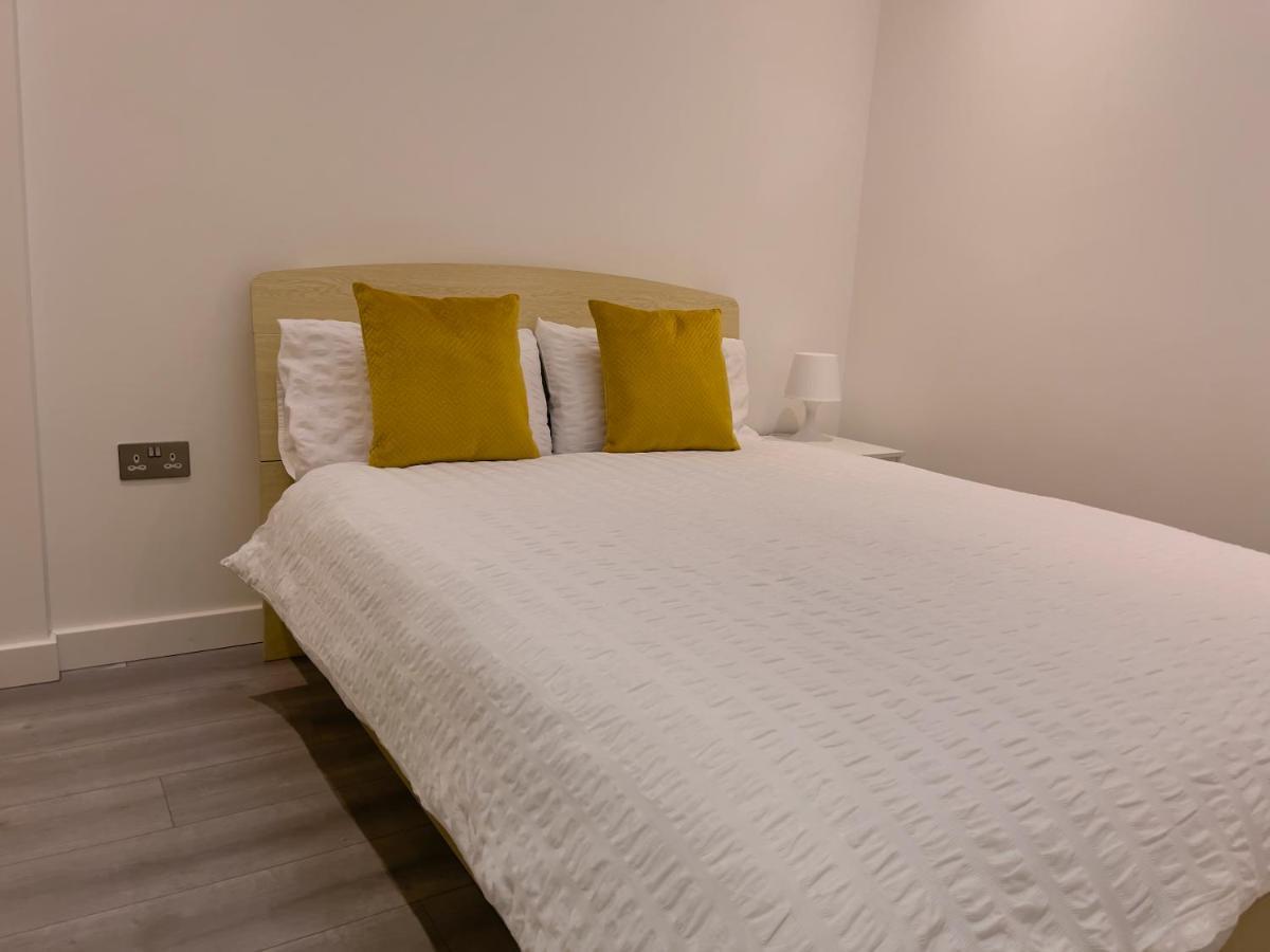 Lovely 2 Double Bedroom Flat With Free Parking - At The Atrium Mk มิลตันคีนส์ ภายนอก รูปภาพ