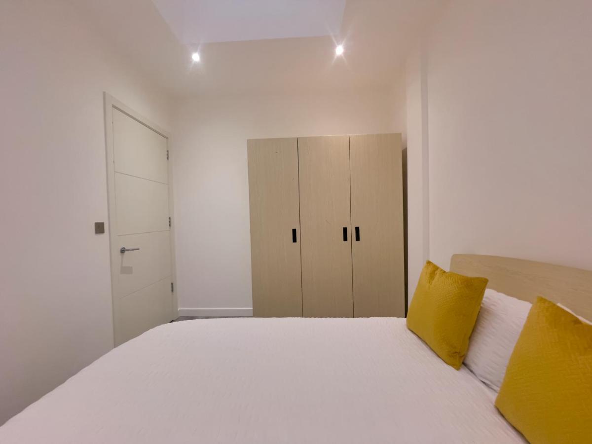 Lovely 2 Double Bedroom Flat With Free Parking - At The Atrium Mk มิลตันคีนส์ ภายนอก รูปภาพ